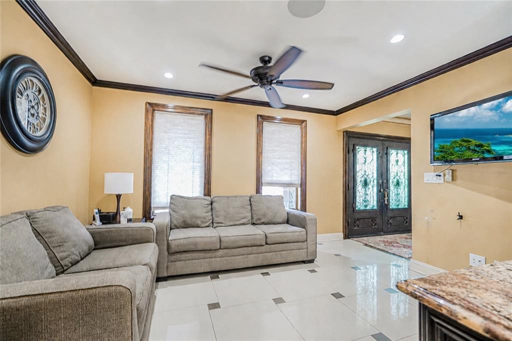 14 WALNUT Place Oakwood Brooklyn NY 10306