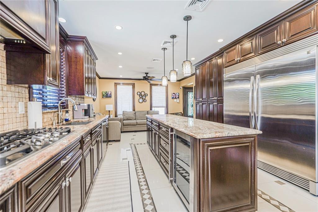 14 WALNUT Place Oakwood Brooklyn NY 10306