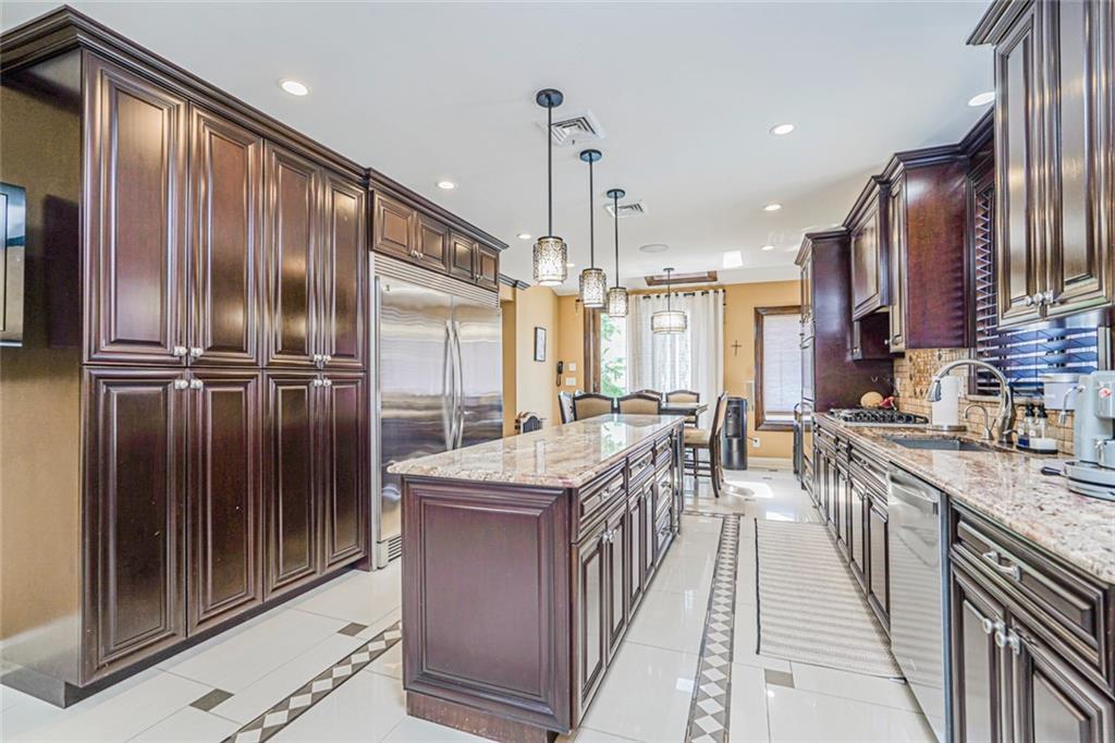 14 WALNUT Place Oakwood Brooklyn NY 10306