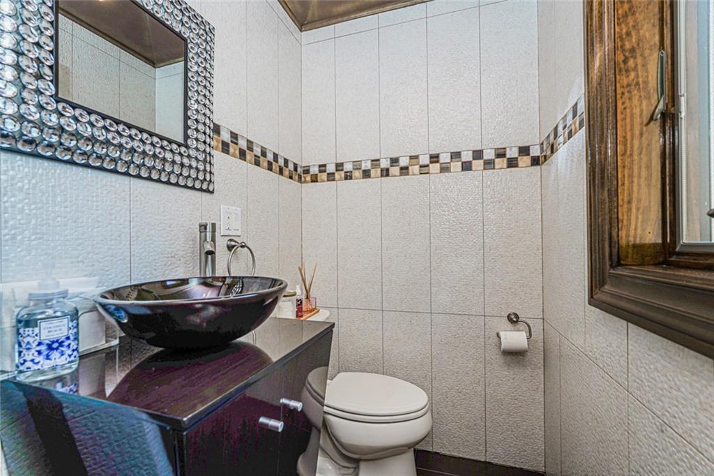 14 WALNUT Place Oakwood Brooklyn NY 10306