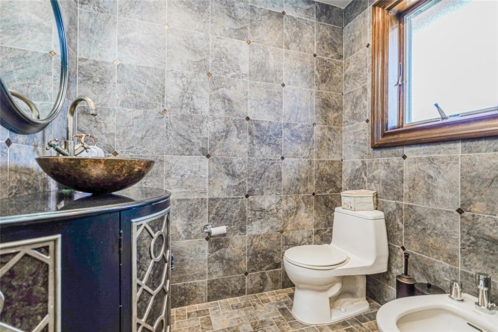 14 WALNUT Place Oakwood Brooklyn NY 10306
