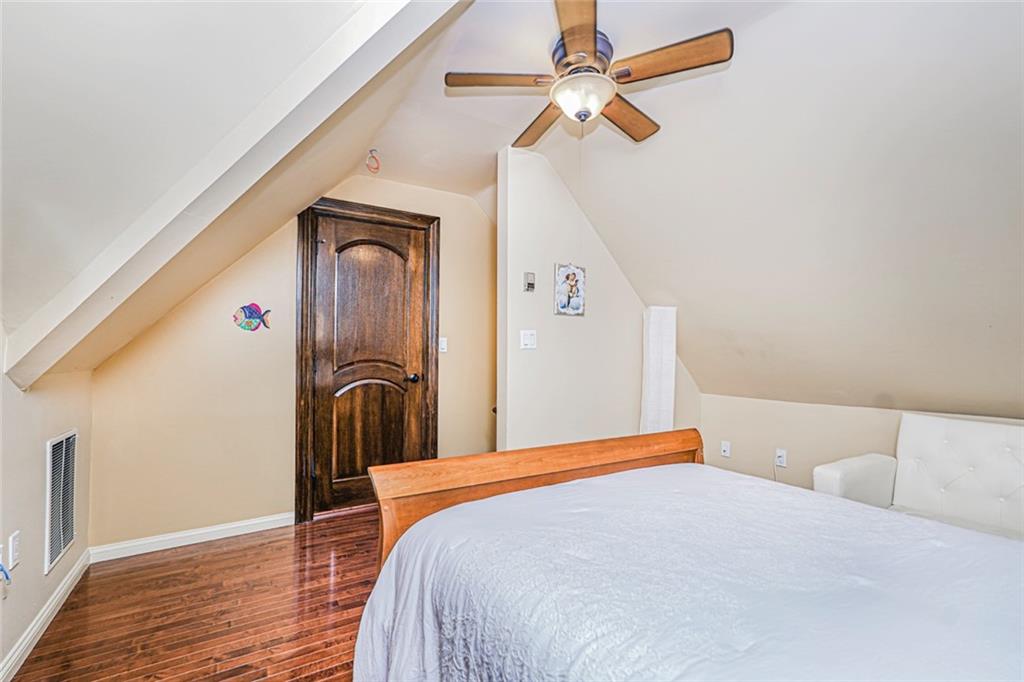 14 WALNUT Place Oakwood Brooklyn NY 10306