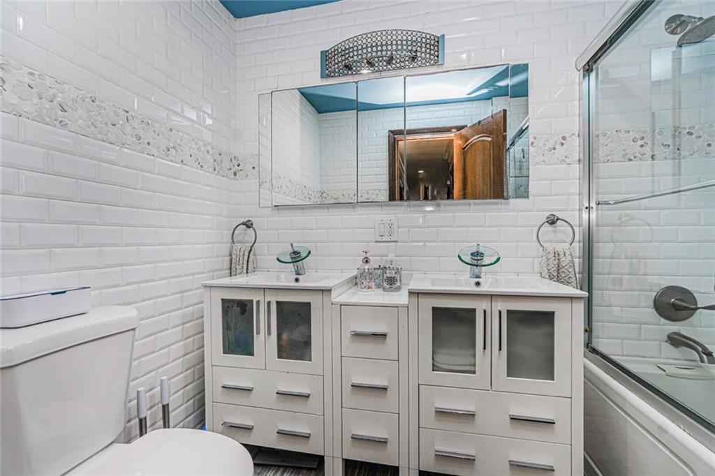 14 WALNUT Place Oakwood Brooklyn NY 10306