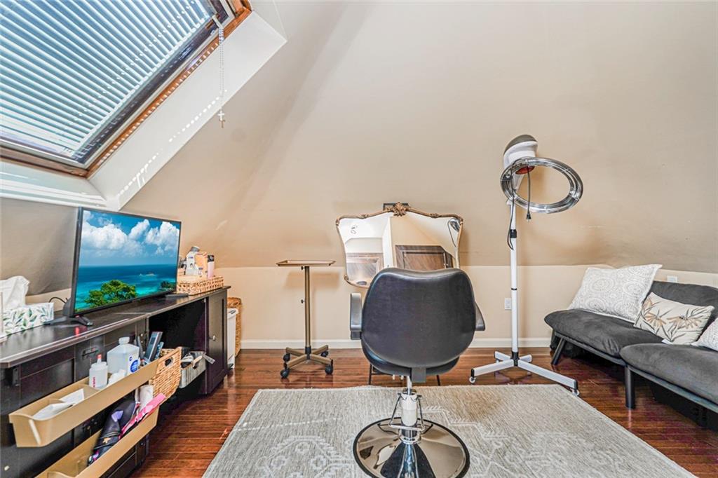 14 WALNUT Place Oakwood Brooklyn NY 10306