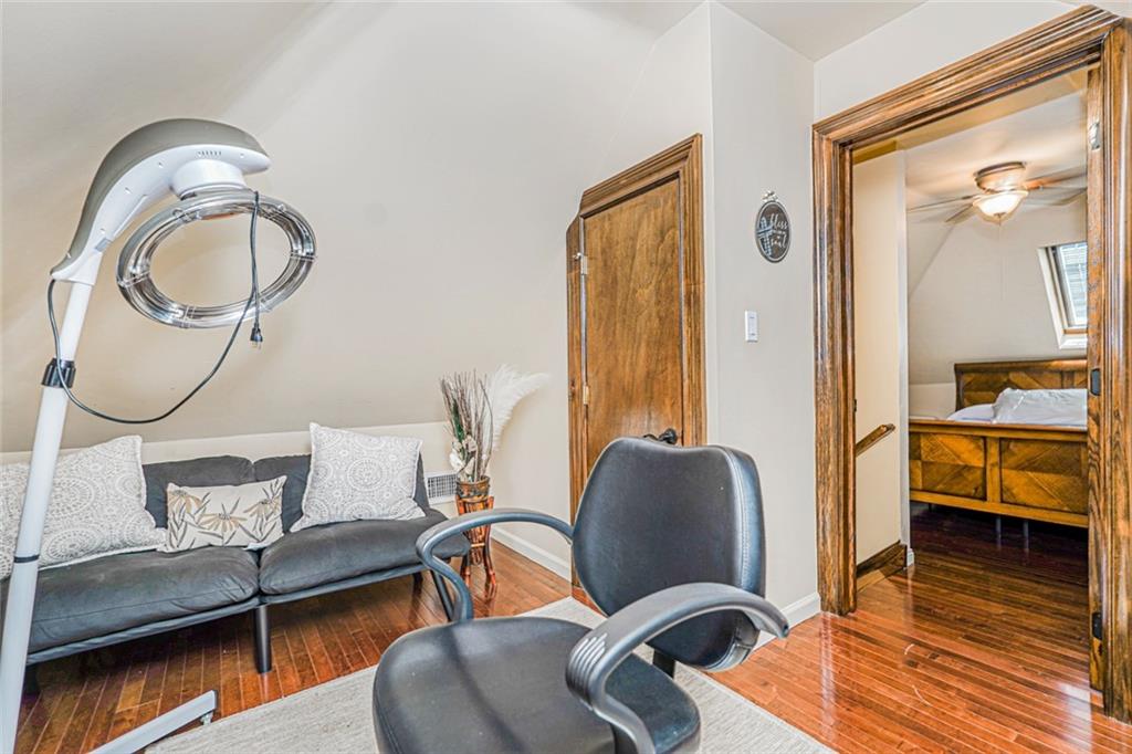 14 WALNUT Place Oakwood Brooklyn NY 10306