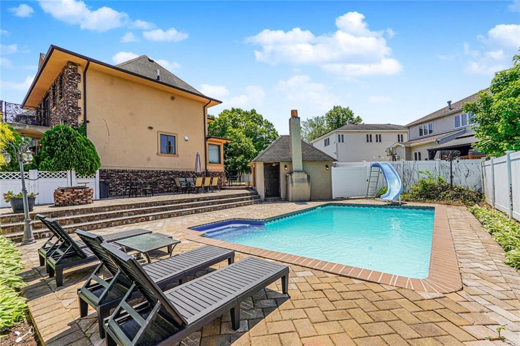 14 WALNUT Place Oakwood Brooklyn NY 10306