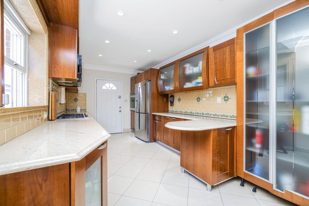 1711 Gerritsen Avenue Madison Brooklyn NY 11229