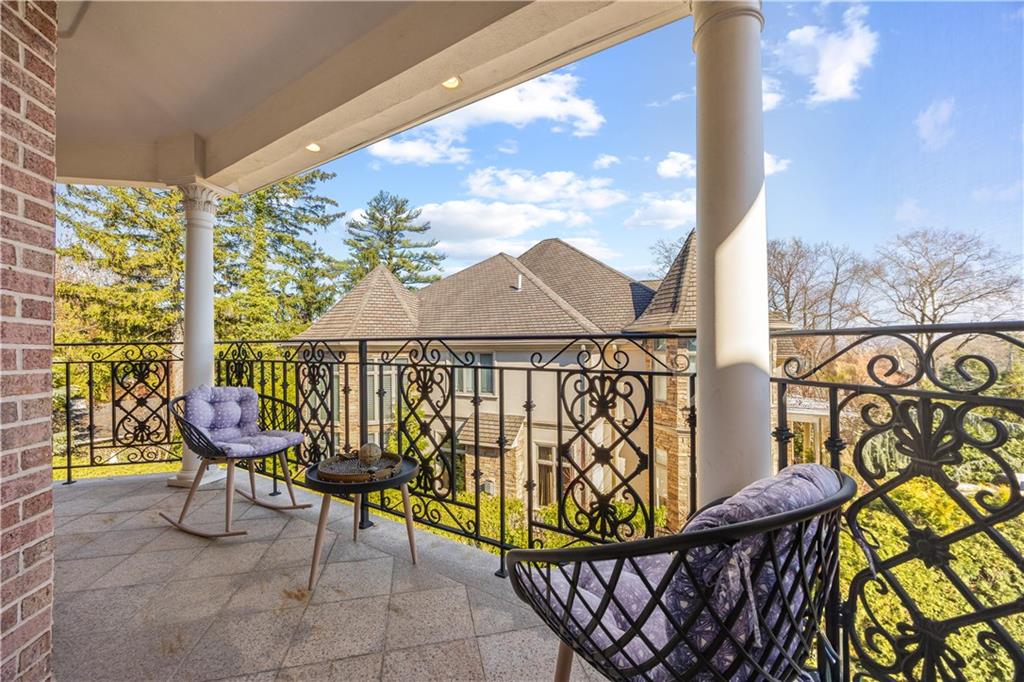 120 College Place Todt Hill Staten Island NY 10304