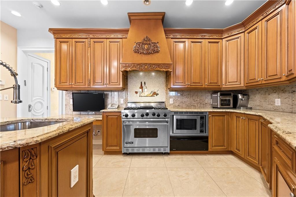 120 College Place Todt Hill Staten Island NY 10304