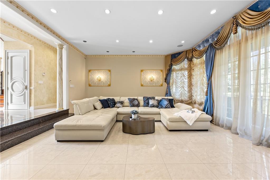 120 College Place Todt Hill Staten Island NY 10304