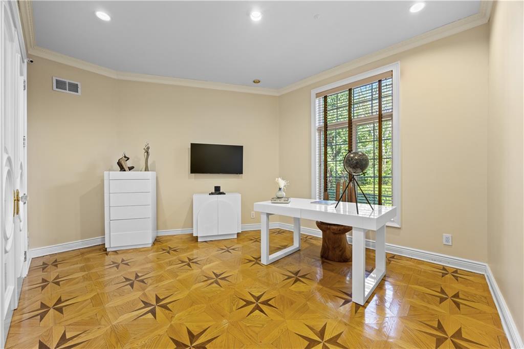 120 College Place Todt Hill Staten Island NY 10304