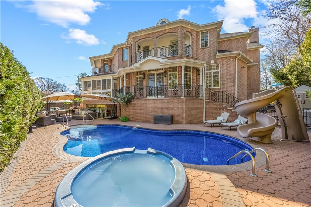 120 College Place Todt Hill Staten Island NY 10304