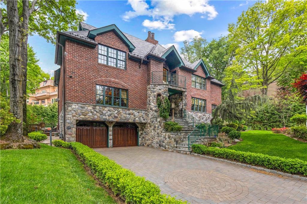 347 Deere Park Place Todt Hill Staten Island NY 10301