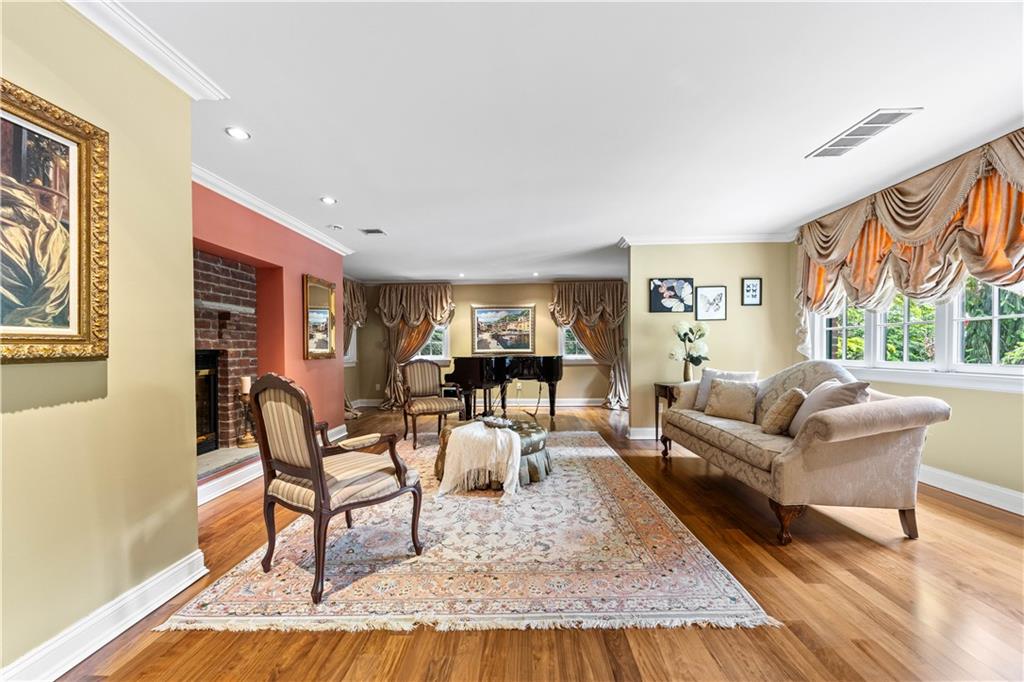 347 Deere Park Place Todt Hill Staten Island NY 10301