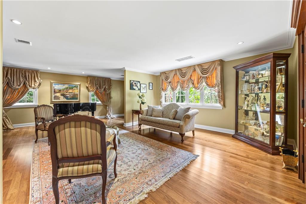 347 Deere Park Place Todt Hill Staten Island NY 10301