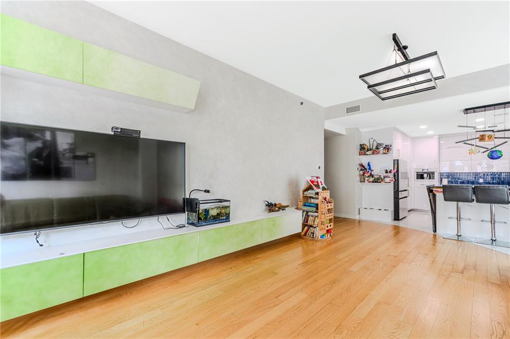 37 West End Avenue Manhattan Beach Brooklyn NY 11235