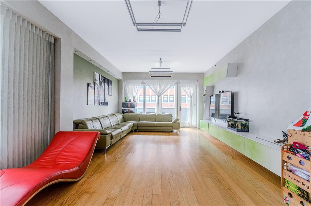 37 West End Avenue Manhattan Beach Brooklyn NY 11235