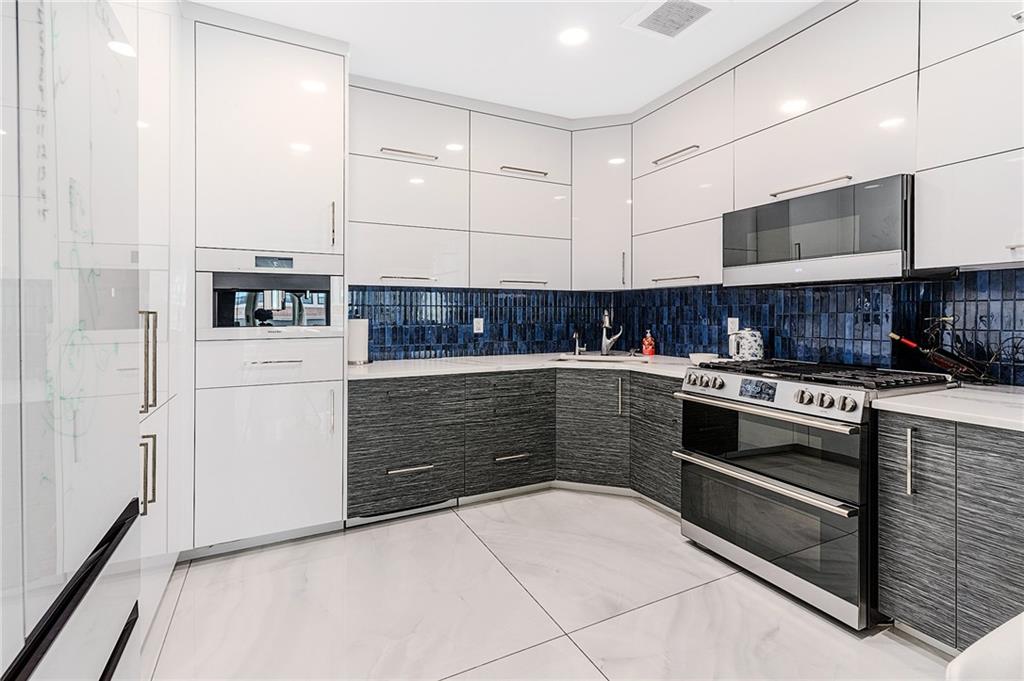 37 West End Avenue Manhattan Beach Brooklyn NY 11235