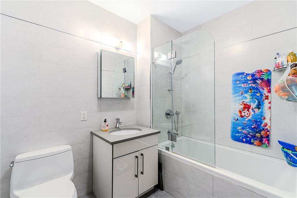37 West End Avenue Manhattan Beach Brooklyn NY 11235