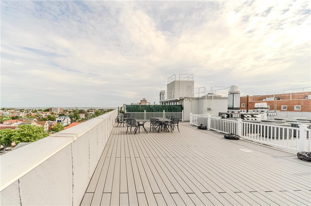37 West End Avenue Manhattan Beach Brooklyn NY 11235