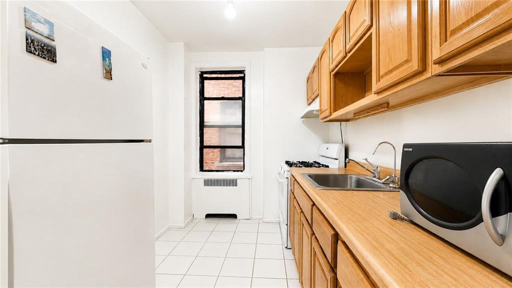 35-05 Parsons Boulevard Murray Hill Queens NY 11354