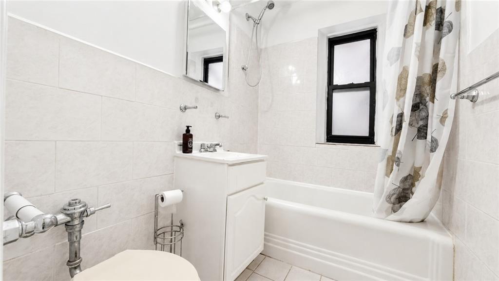 35-05 Parsons Boulevard Murray Hill Queens NY 11354