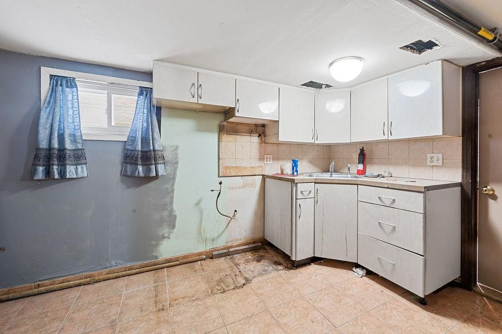 81 Bay 7th Street Bensonhurst Brooklyn NY 11228