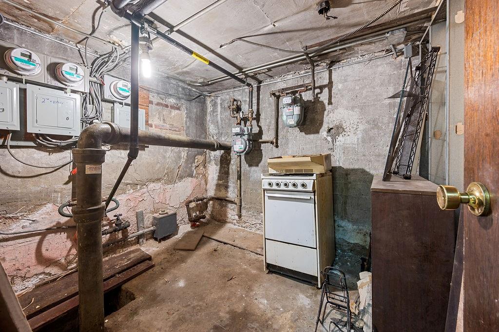 81 Bay 7th Street Bensonhurst Brooklyn NY 11228