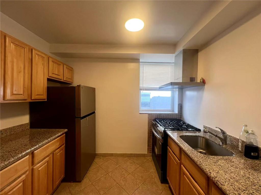 25 Battery Avenue Dyker Heights Brooklyn NY 11228