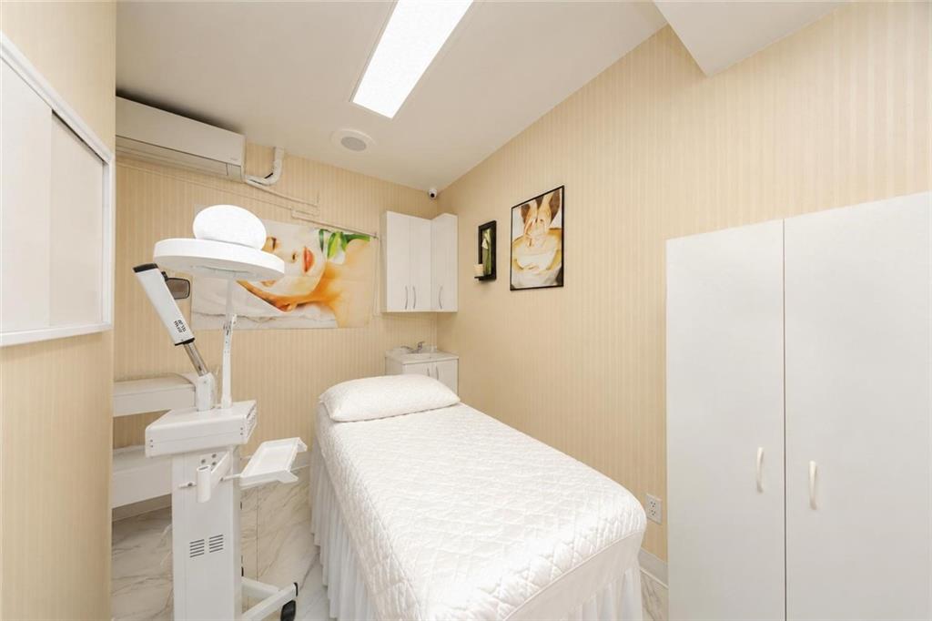 7306 13th Avenue Dyker Heights Brooklyn NY 11228