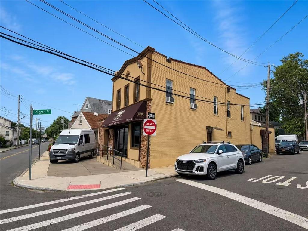 33 Olympia Boulevard Arrochar Staten Island NY 10305