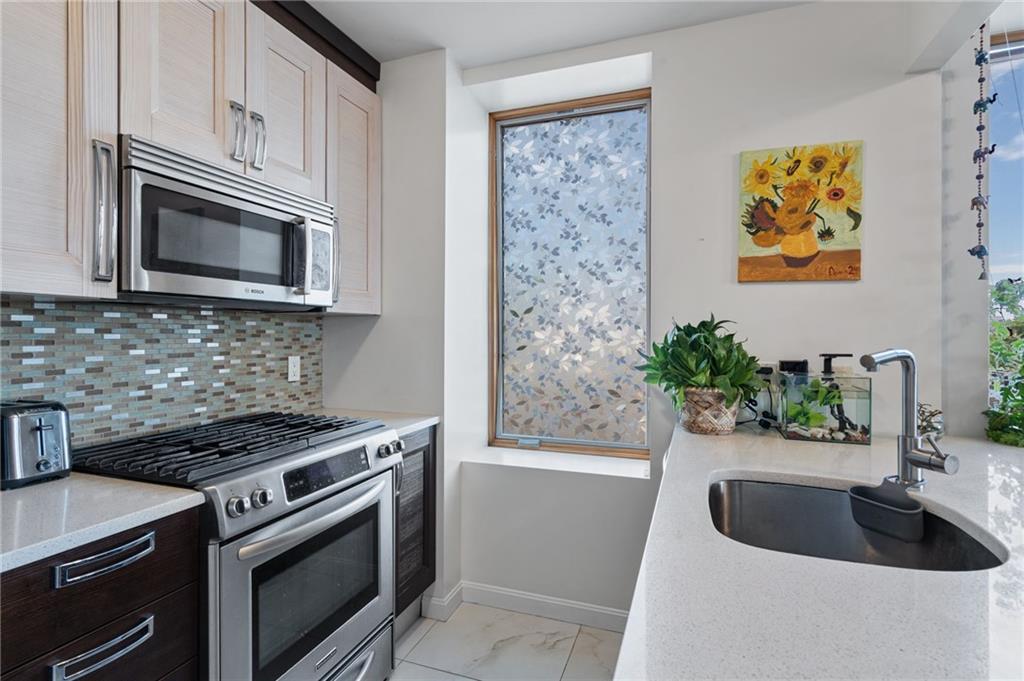 129 WEST END Avenue Manhattan Beach Brooklyn NY 11235