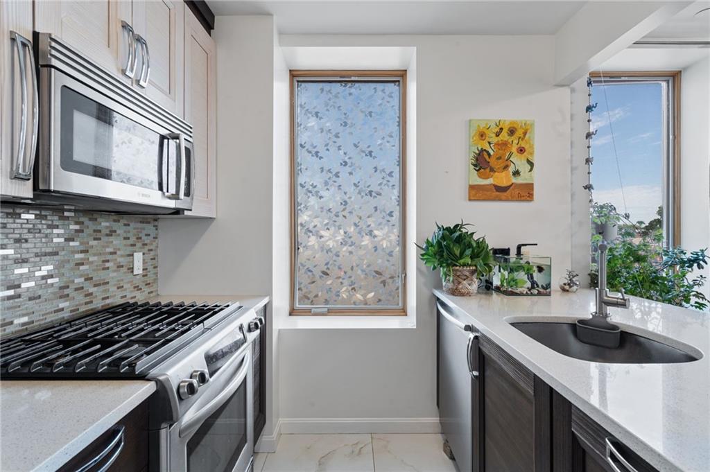 129 WEST END Avenue Manhattan Beach Brooklyn NY 11235
