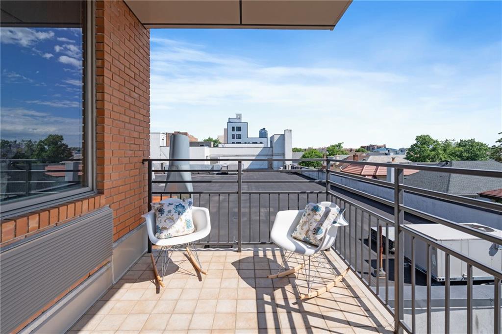 129 WEST END Avenue Manhattan Beach Brooklyn NY 11235