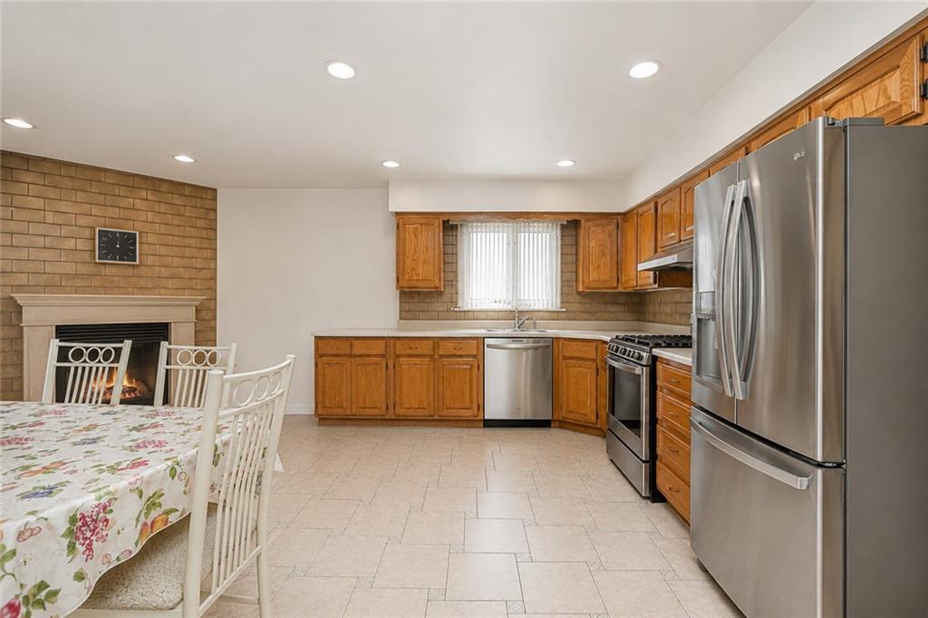 25 Furness Place New Springville Staten Island NY 10314