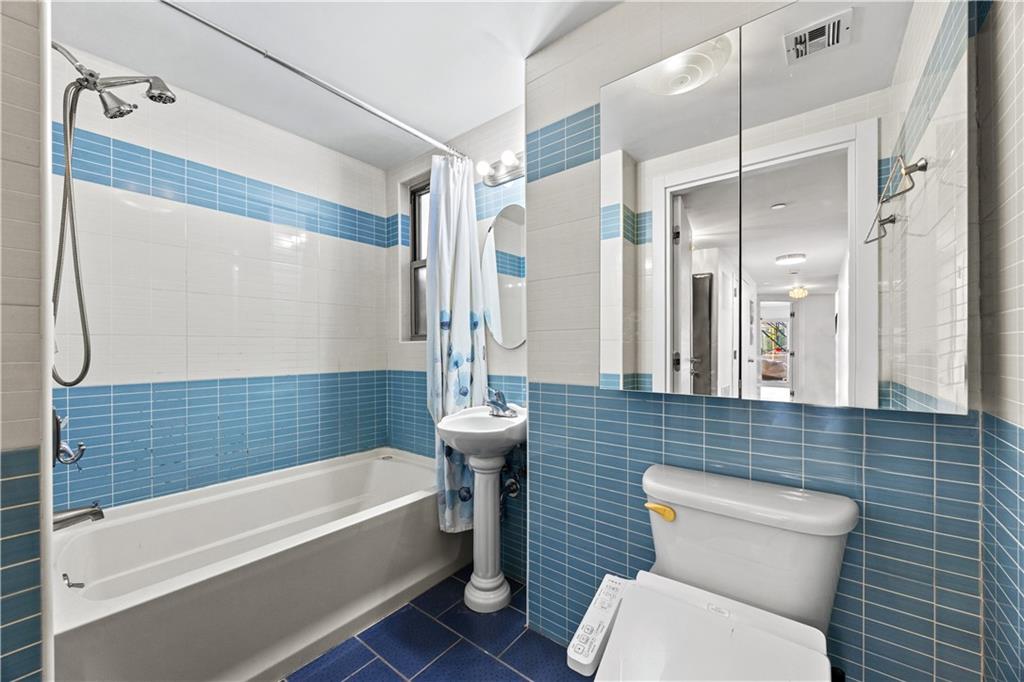 3015 Brighton 6th Street Brighton Beach Brooklyn NY 11235