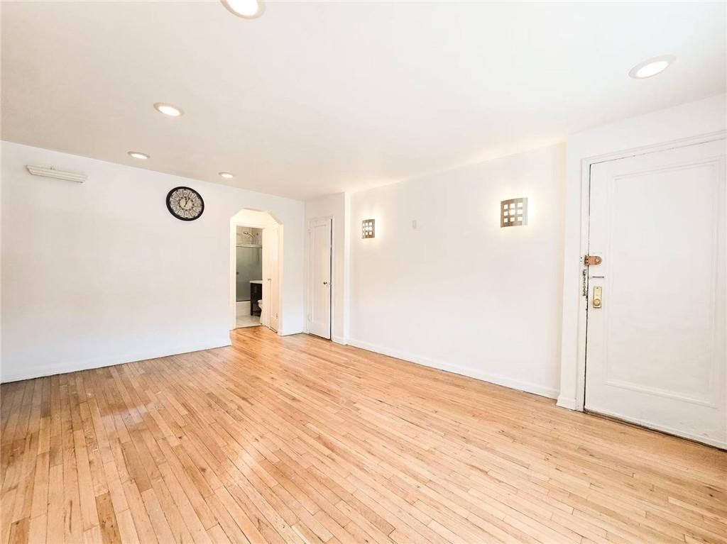 17209 Crocheron Avenue Bayside Flushing NY 11358