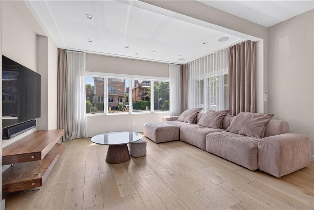 262 West End Avenue Brighton Beach Brooklyn NY 11235