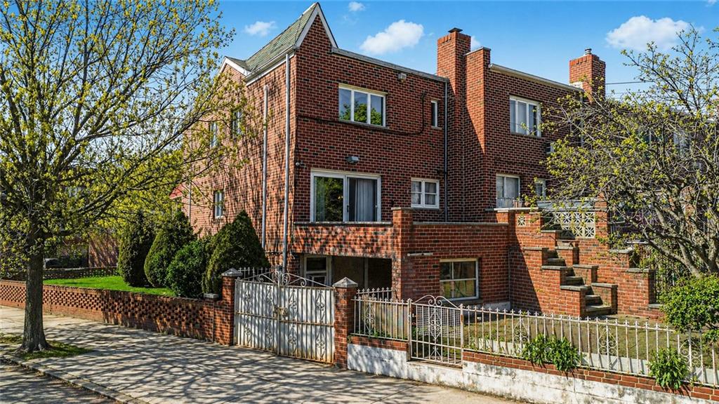 347 Bay 10th Street Dyker Heights Brooklyn NY 11228