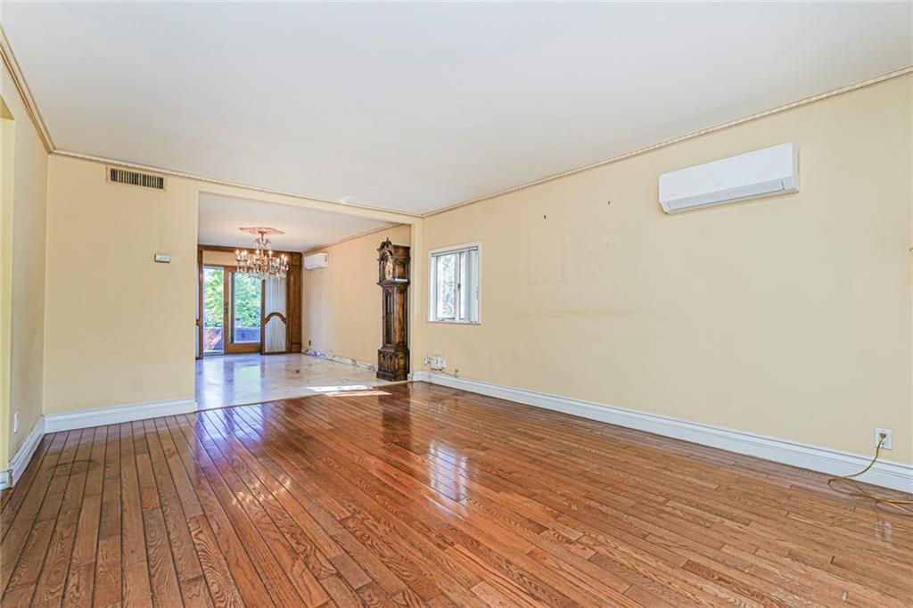 347 Bay 10th Street Dyker Heights Brooklyn NY 11228
