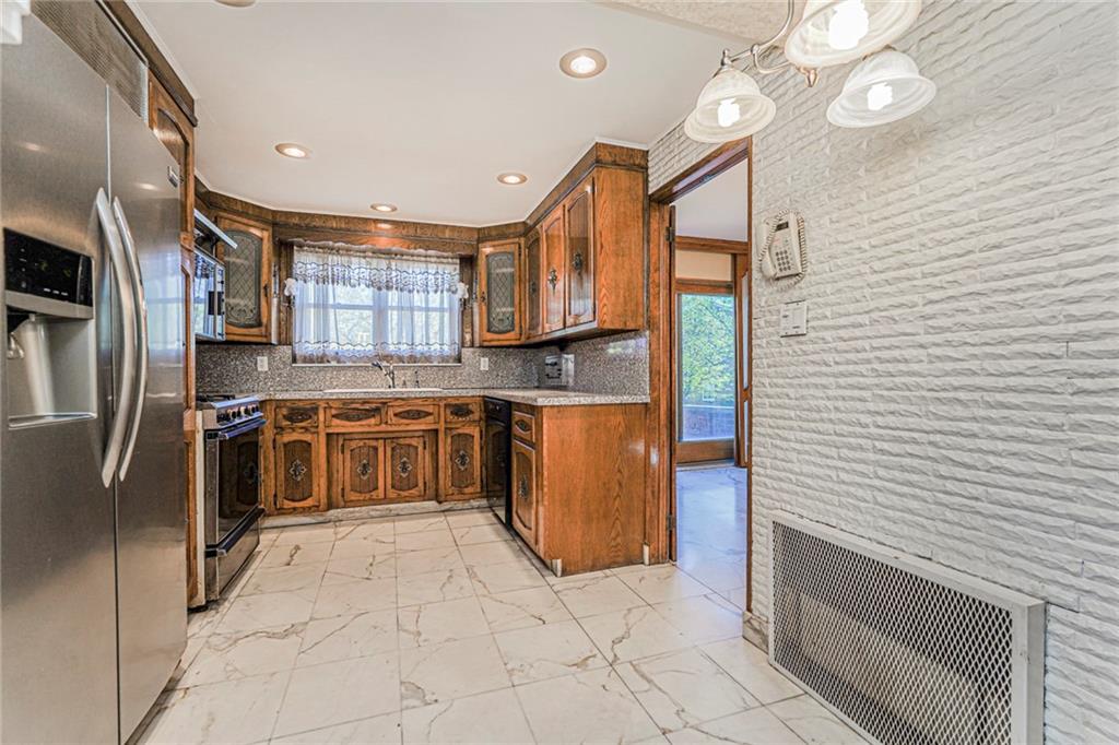 347 Bay 10th Street Dyker Heights Brooklyn NY 11228