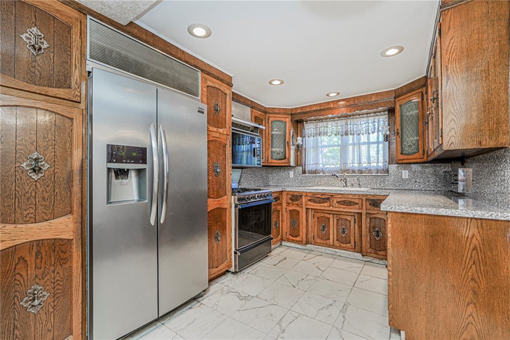 347 Bay 10th Street Dyker Heights Brooklyn NY 11228