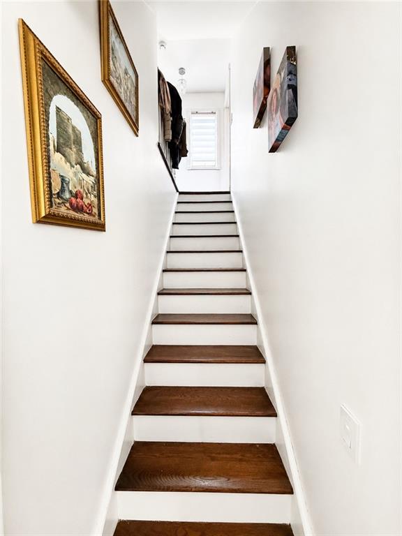 24 Alvine Avenue Annadale Staten Island NY 10312