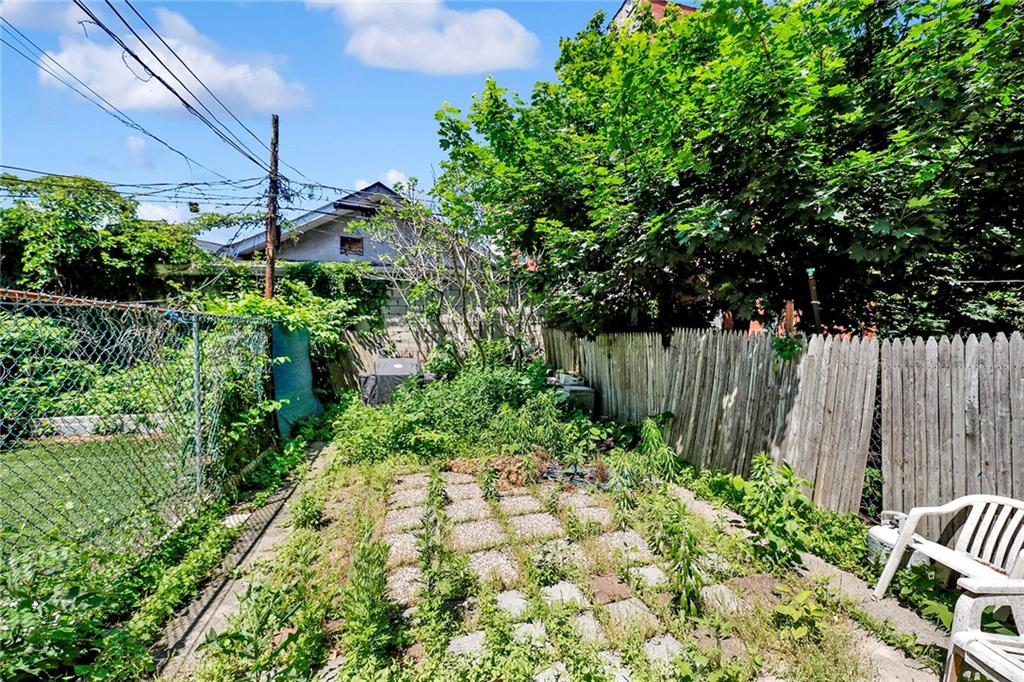 22 Roosevelt Place Ocean Hill Brooklyn NY 11233