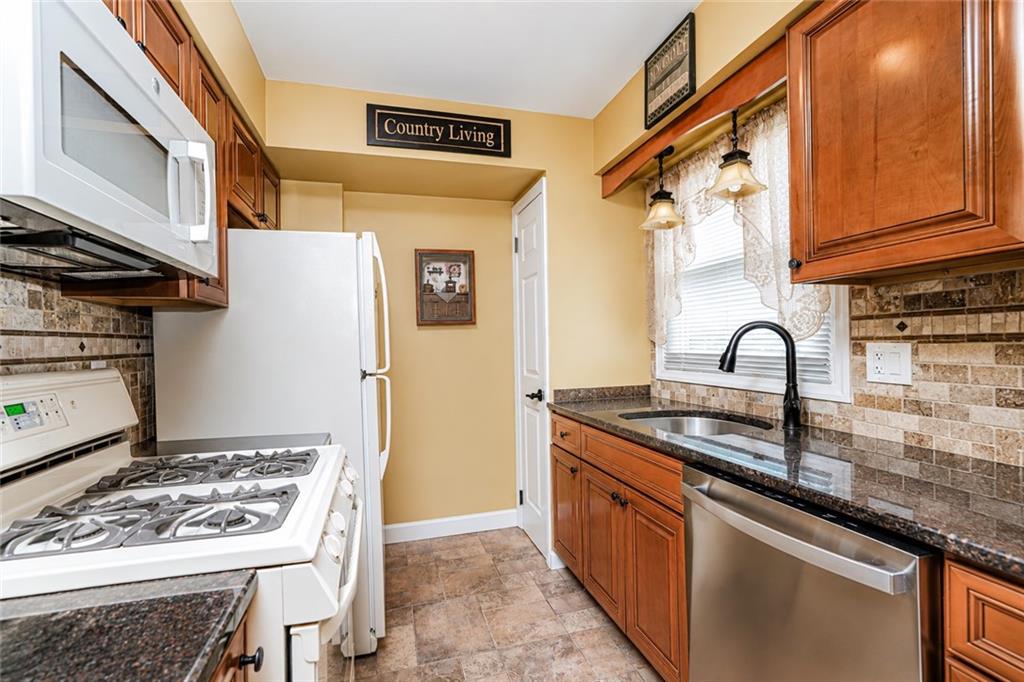 60 Bay Terrace Bay Terrace Staten Island NY 10306