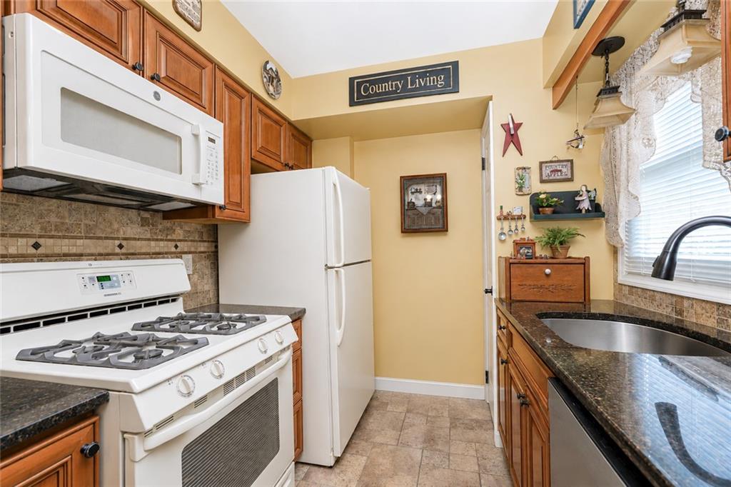 60 Bay Terrace Bay Terrace Staten Island NY 10306