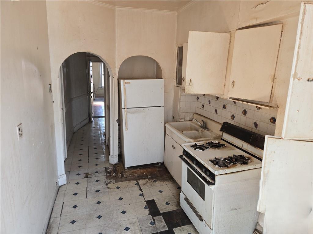 706 Cleveland Street East New York Brooklyn NY 11208
