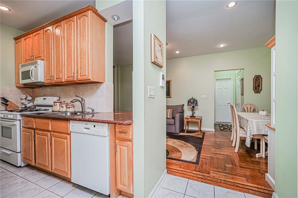 7609 4th Avenue Bay Ridge Brooklyn NY 11209