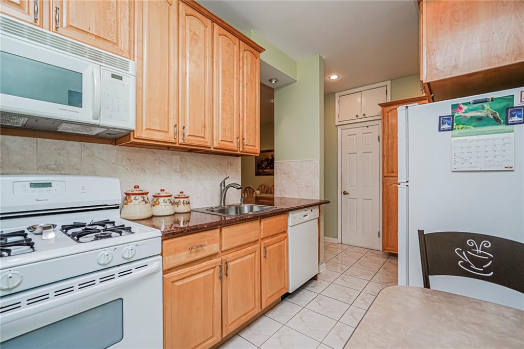 7609 4th Avenue Bay Ridge Brooklyn NY 11209