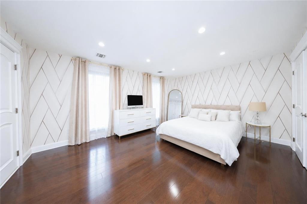 6475 Amboy Road Pleasant Plains Staten Island NY 10309